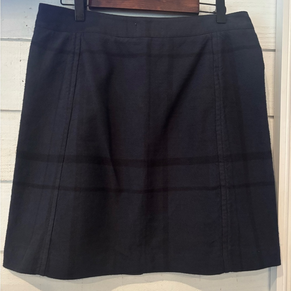 LOFT Blue and Black Plaid Button-Down  Skirt in size 6 classic design! - Picture 9 of 13